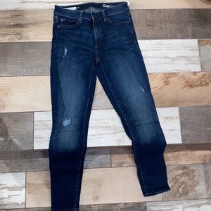 Gap Skinny